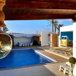 https://habitacion-en-casa-denube.in-canary-islands.com
