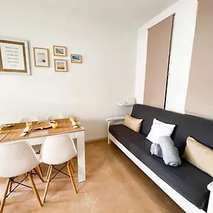 https://precioso-apartamento-en-2-linea-de-playa-de-la-carihuela.hotelsinnerja.org